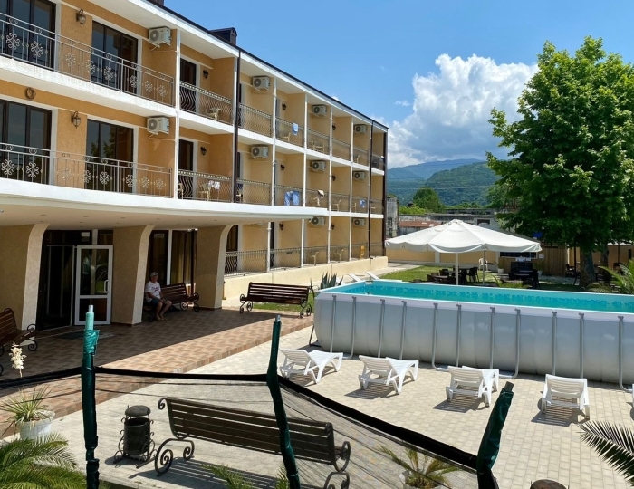 Отель «Тристан» Цандрипш